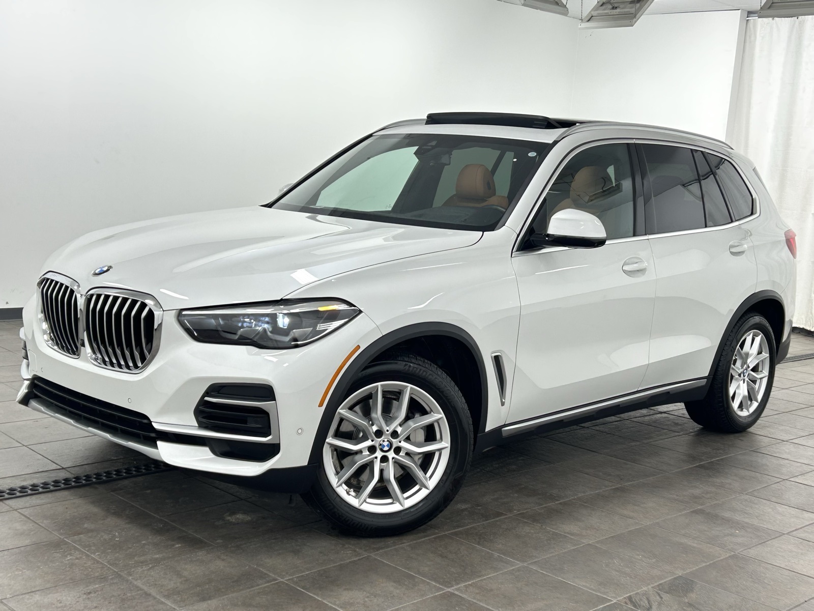 2023 BMW X5 40i's photo