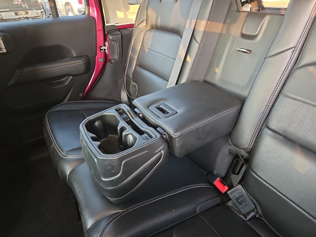 2022 Jeep Wrangler Unlimited Sahara photo 31