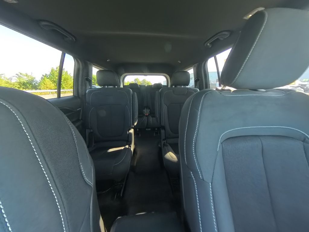 2025 Jeep Grand Cherokee Laredo X photo 27