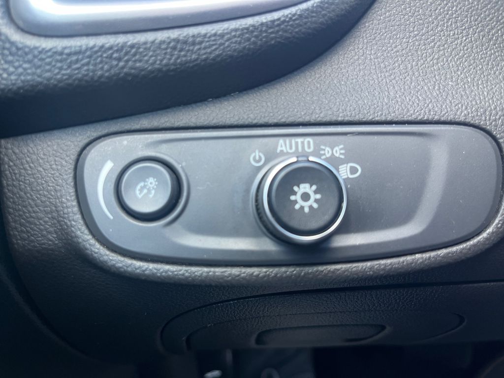 2022 Chevrolet Trax LS photo 27