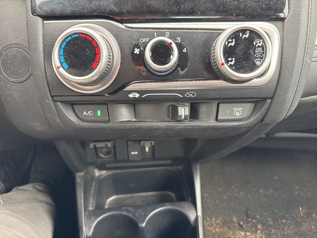 2015 Honda Fit LX photo 23