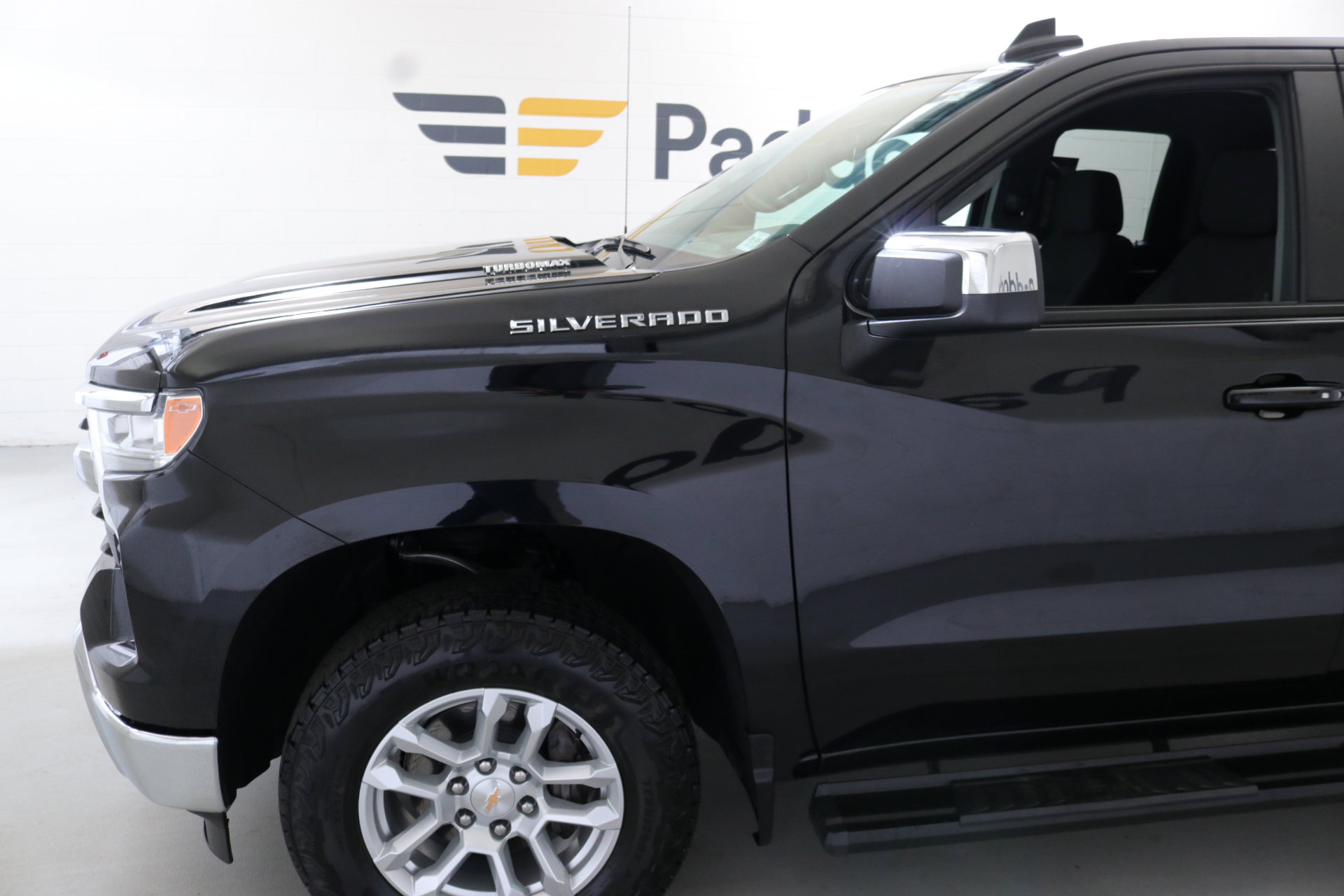 2025 Chevrolet Silverado 1500 LT photo 4