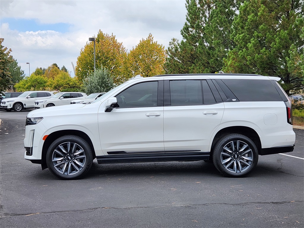 2024 Cadillac Escalade Sport photo 2