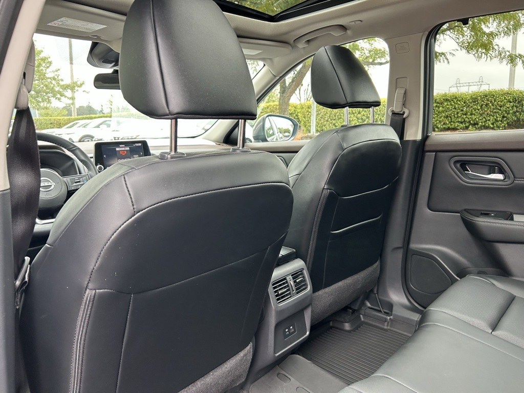 2023 Nissan Rogue SV photo 22