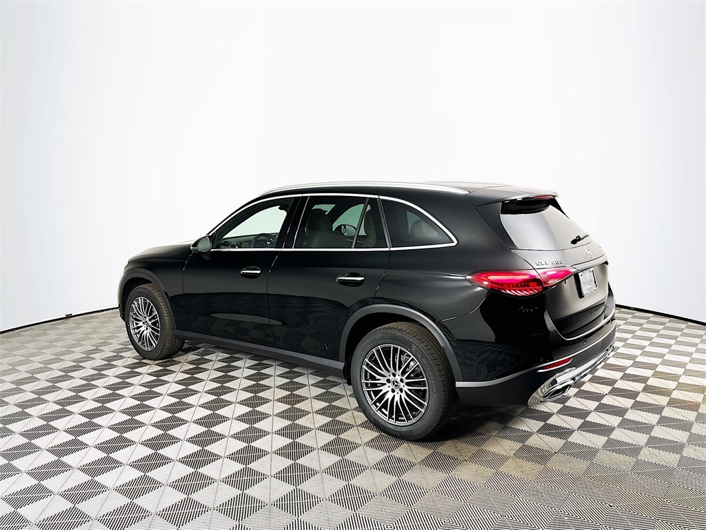 2026 Mercedes Benz GLC 300 4MATIC photo 4