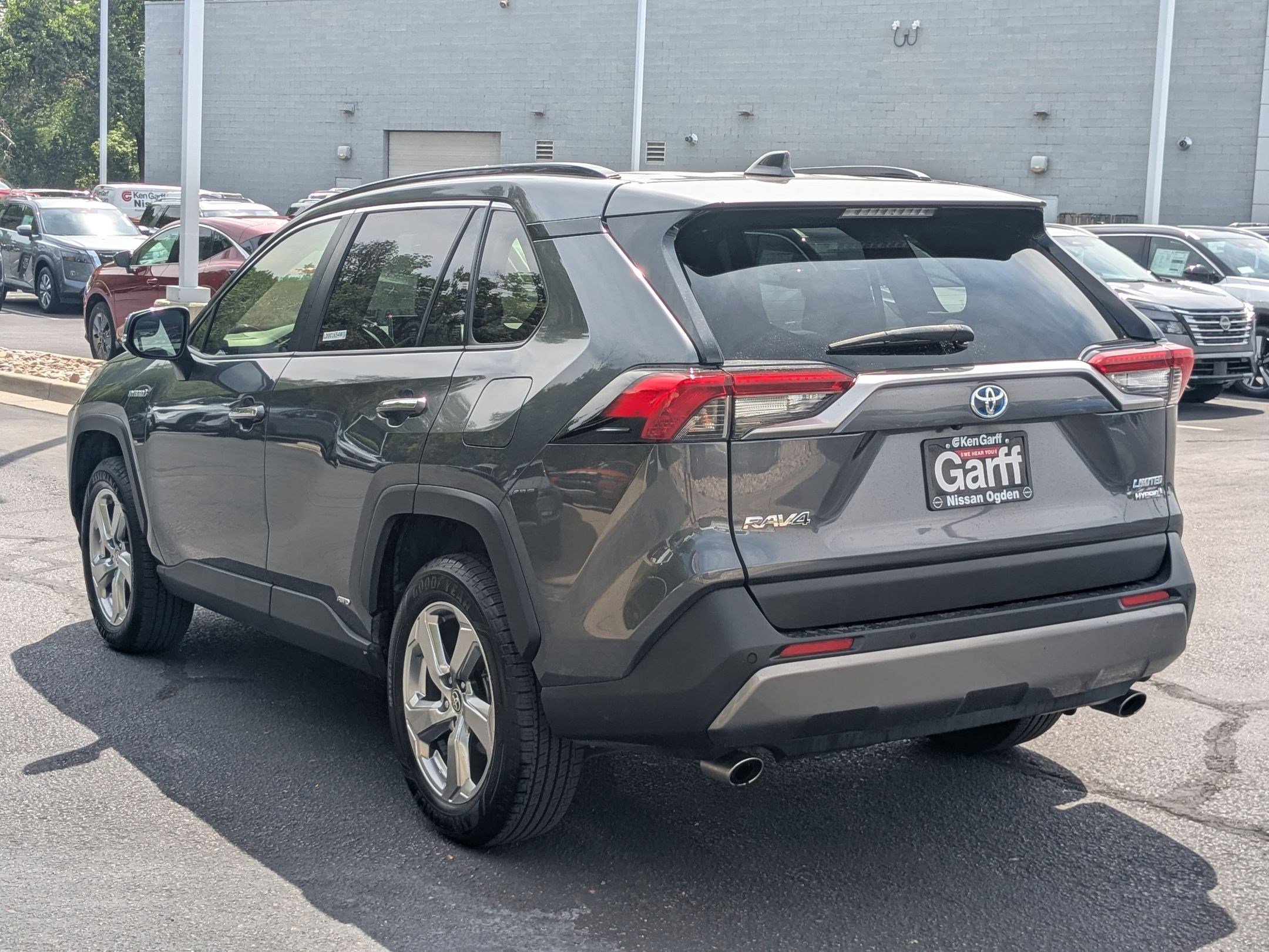 2020 Toyota RAV4 Hybrid Limited photo 3