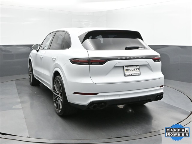 2023 Porsche Cayenne Base photo 7