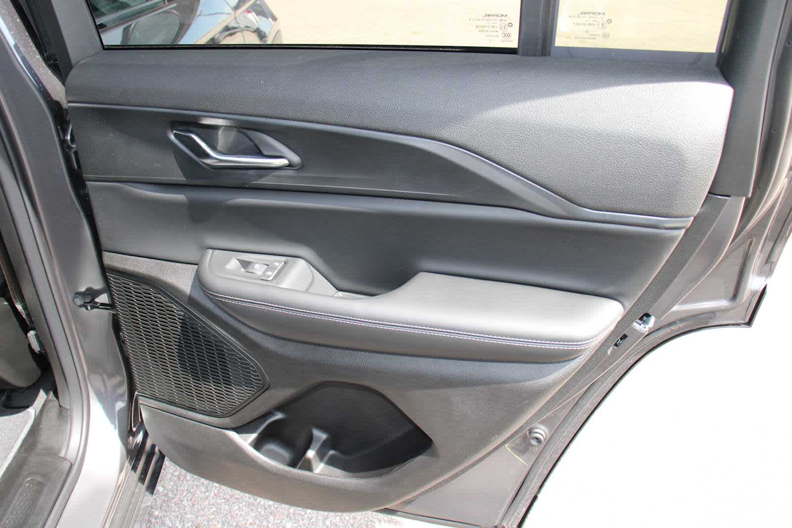 2025 Jeep Grand Cherokee Laredo Altitude photo 35