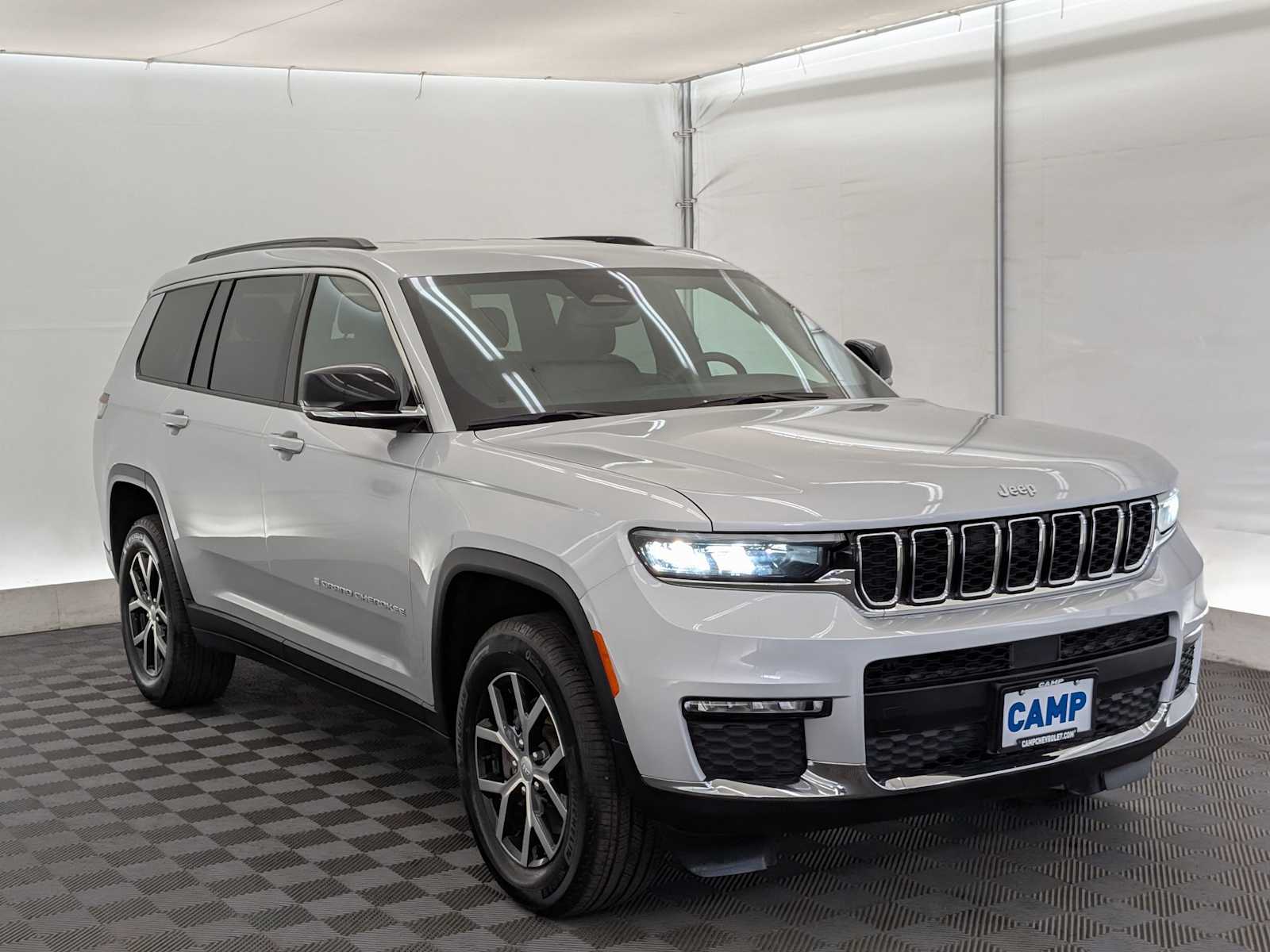 2024 Jeep Grand Cherokee Limited photo 8