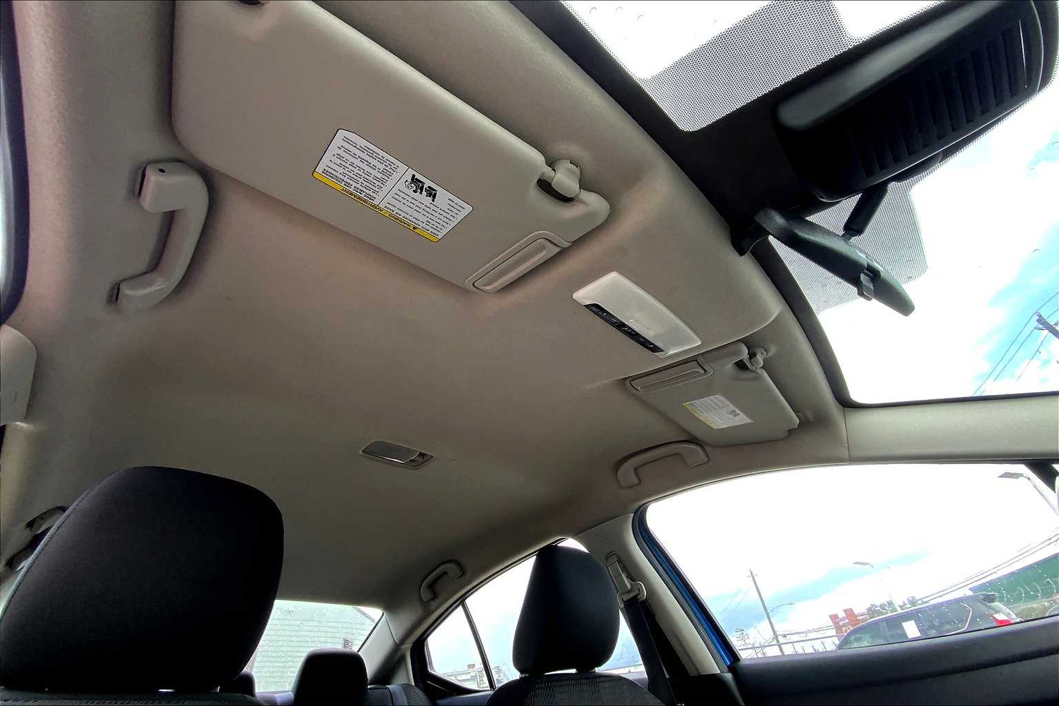 2021 Nissan Versa SV photo 11