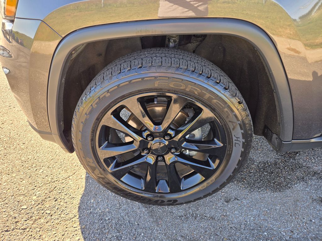 2017 Jeep Grand Cherokee Limited photo 27