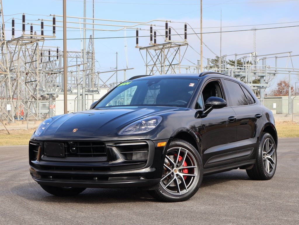 2024 Porsche Macan S's photo