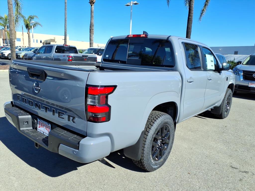 2026 Nissan Frontier Crew Cab SV photo 3