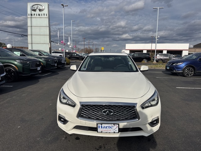 2022 Infiniti Q50 LUXE photo 2
