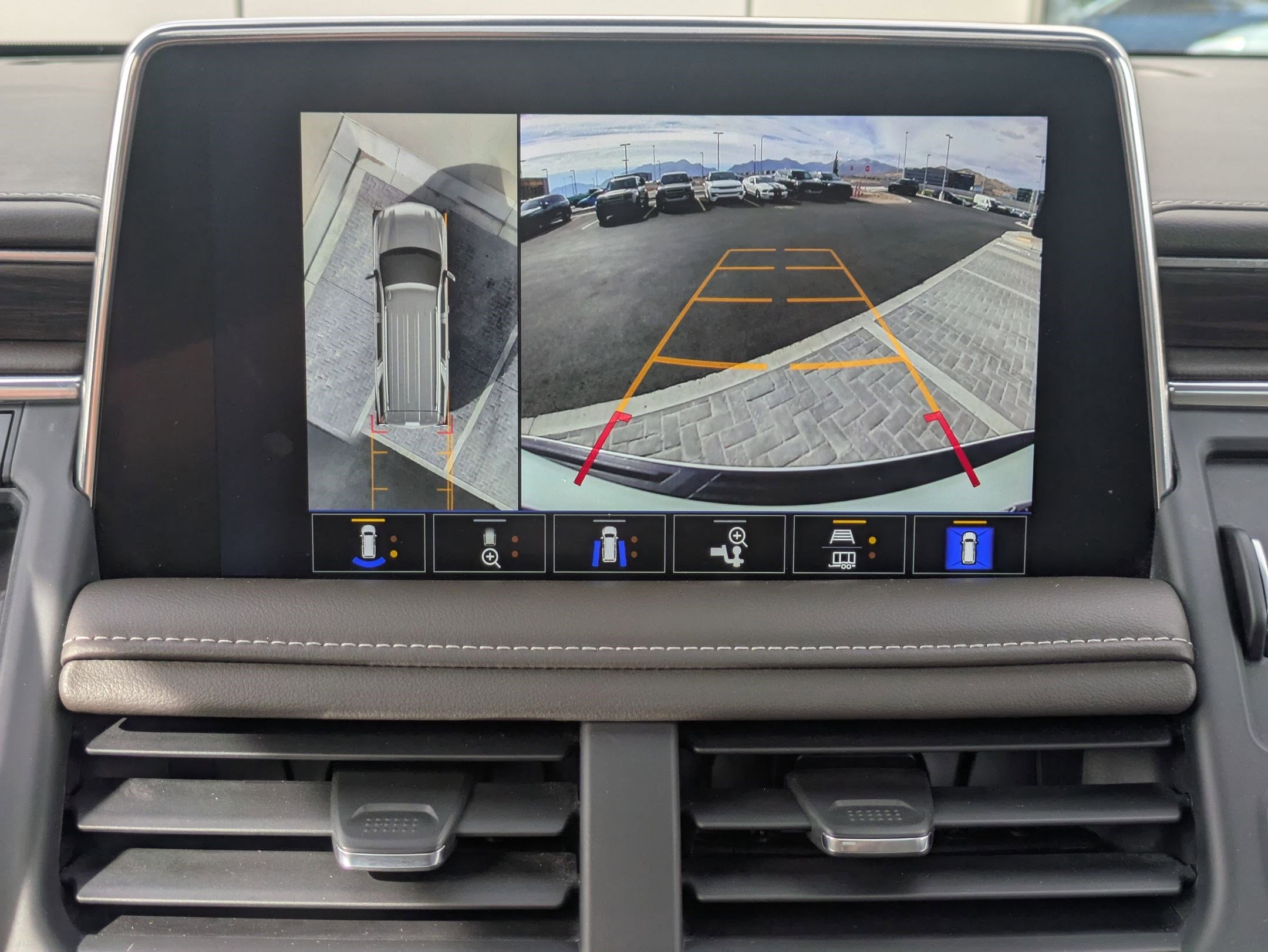 2022 Chevrolet Tahoe LT photo 18
