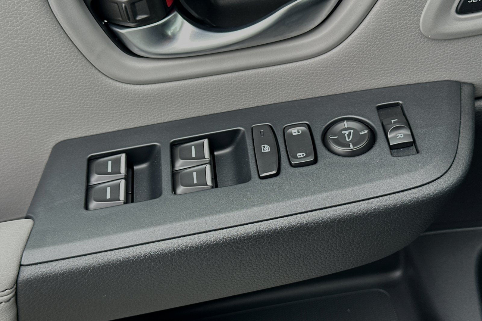 2025 Honda Pilot Touring photo 4