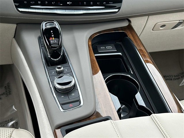 2024 Cadillac Escalade ESV Sport Platinum photo 4