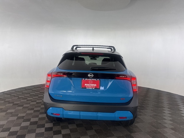 2026 Nissan Kicks SR photo 5