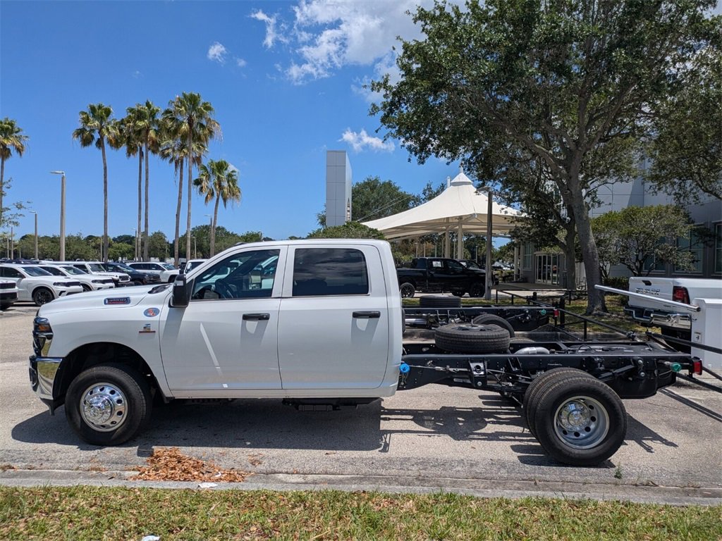 2026 Ram 3500 Tradesman photo 3