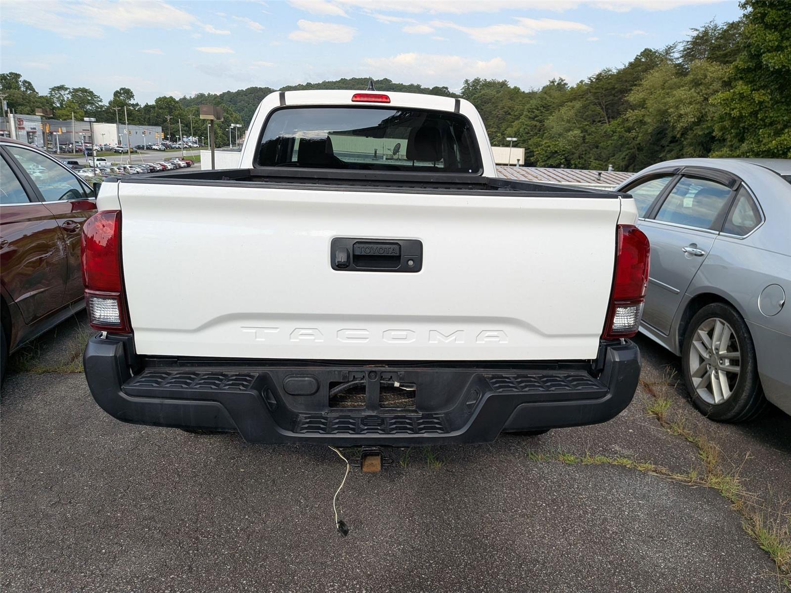 2022 Toyota Tacoma SR photo 4