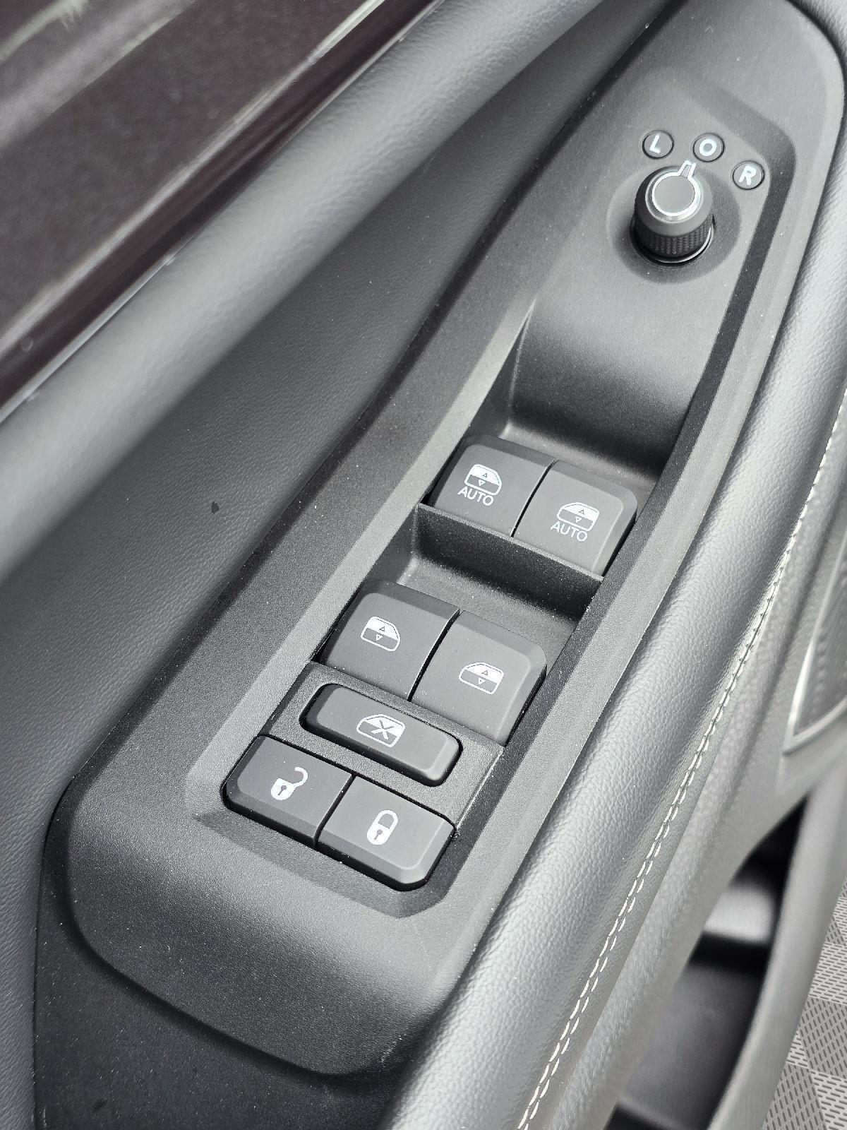 2022 Jeep Grand Cherokee Laredo photo 13