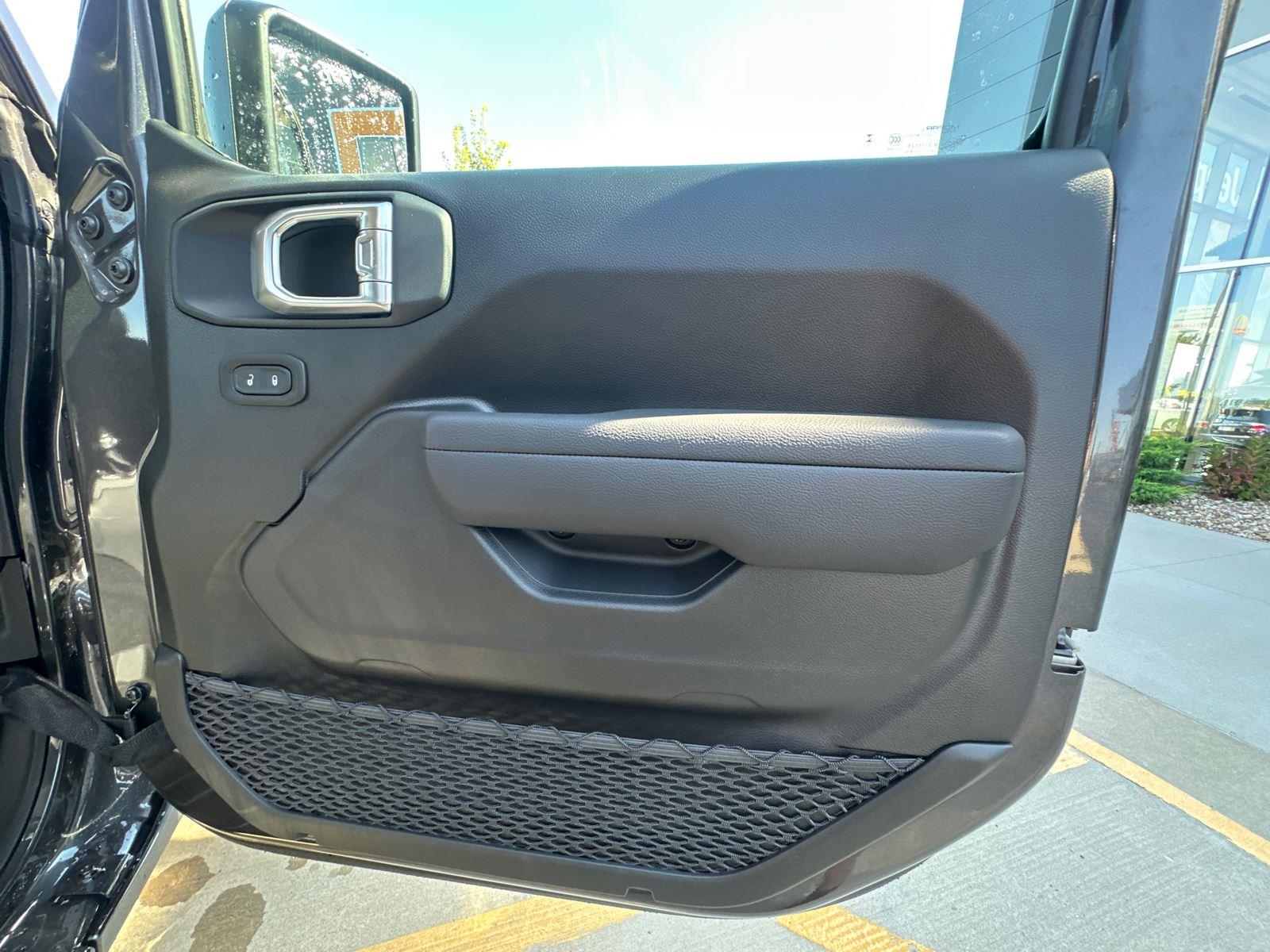 2025 Jeep Wrangler Sport S photo 24