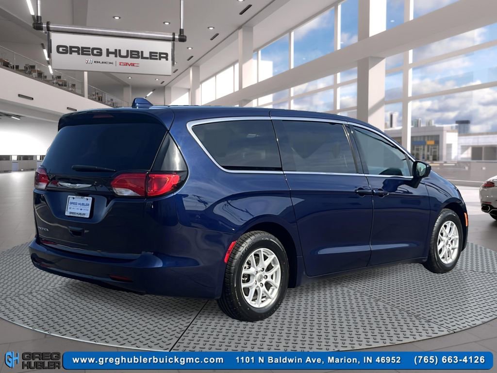 2017 Chrysler Pacifica Touring photo 5