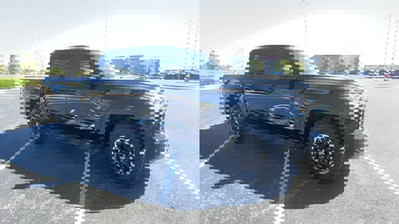 Used 2023 Toyota Tundra SR5 with VIN 5TFLA5DB0PX063278 for sale in Kansas City