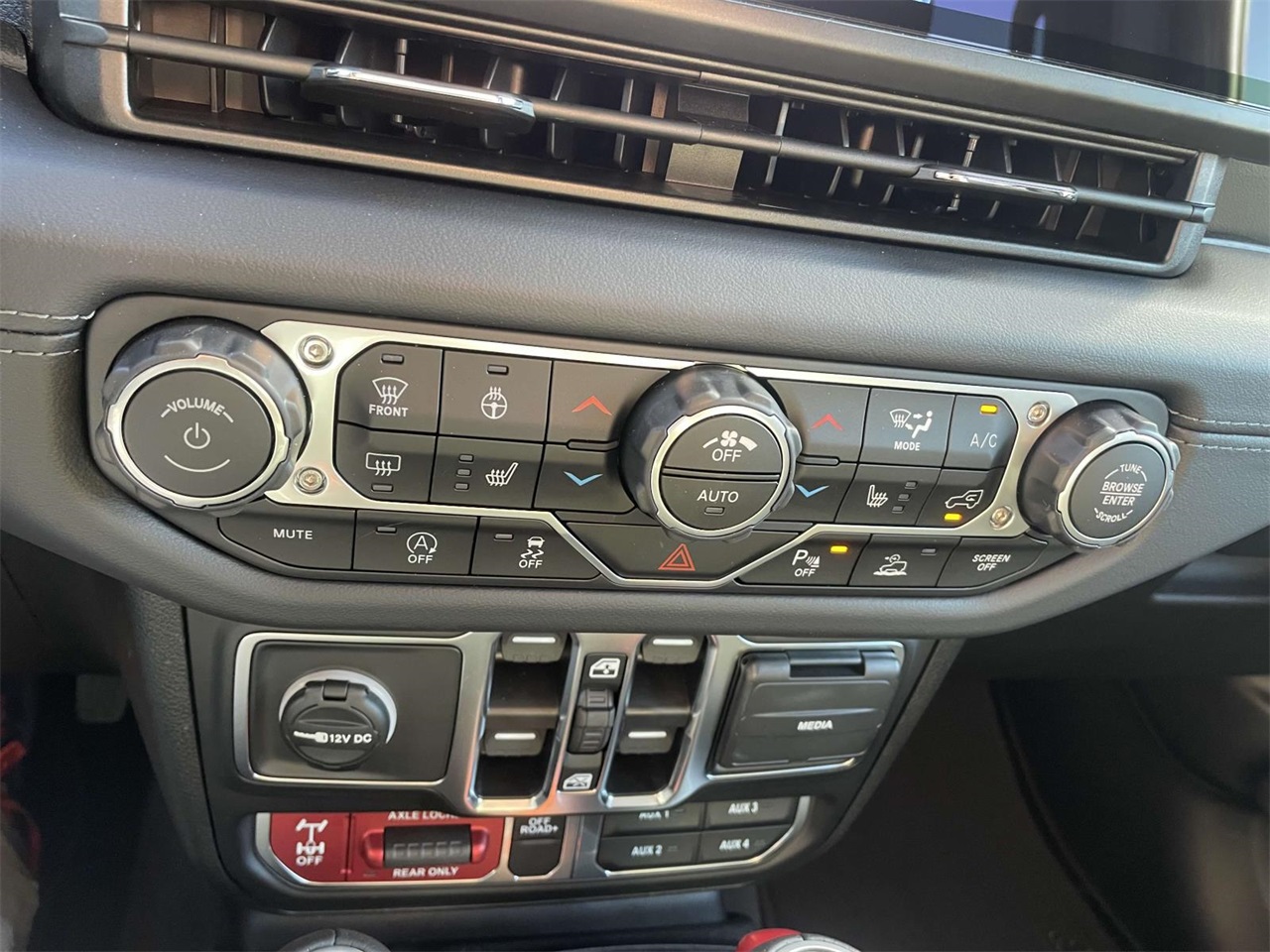 2025 Jeep Gladiator Mojave photo 19