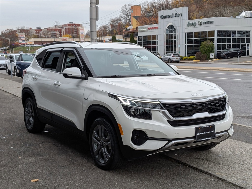 2023 Kia Seltos S photo 2