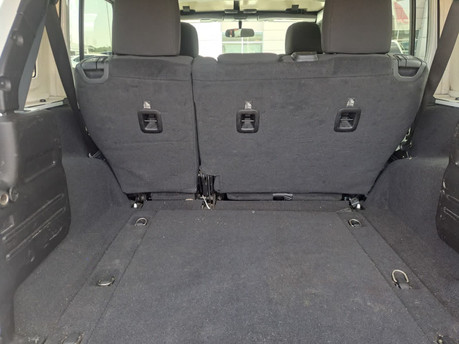 2019 Jeep Wrangler Unlimited Sahara photo 26