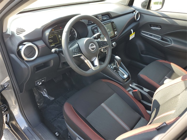 2025 Nissan Versa SR photo 9
