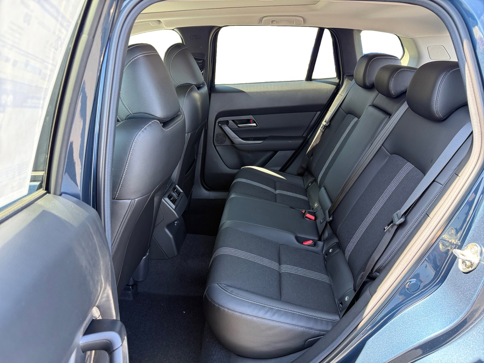 2025 Mazda CX-50 2.5 S Premium photo 16