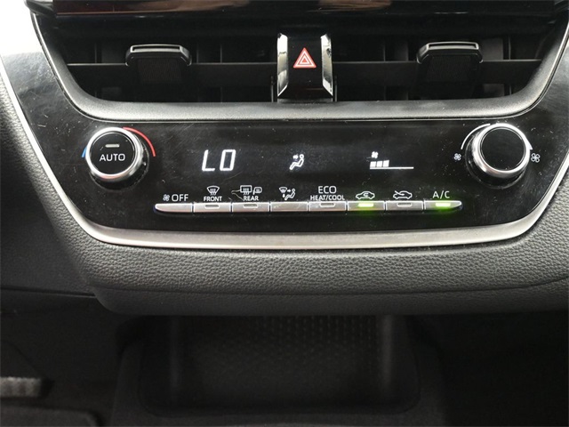 2021 Toyota Corolla LE photo 4