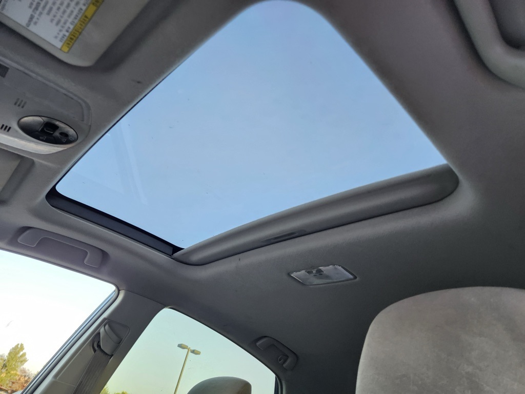2010 Toyota Prius Three photo 15