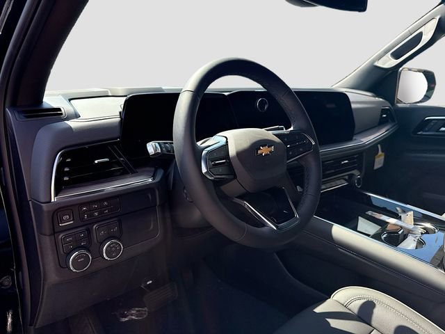 2025 Chevrolet Suburban Premier photo 4