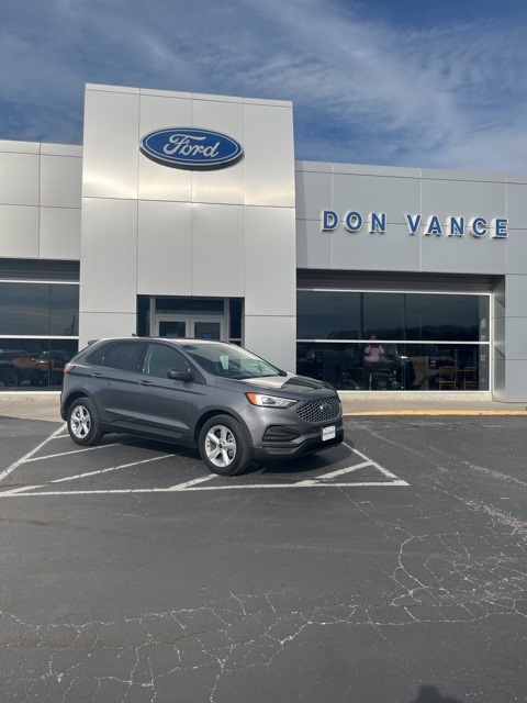 2024 Ford Edge SE's photo