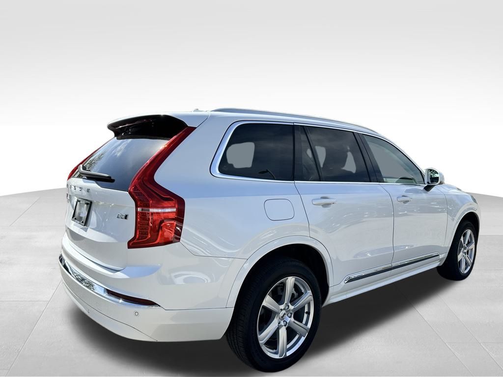 2024 Volvo XC90 B5 Core photo 3