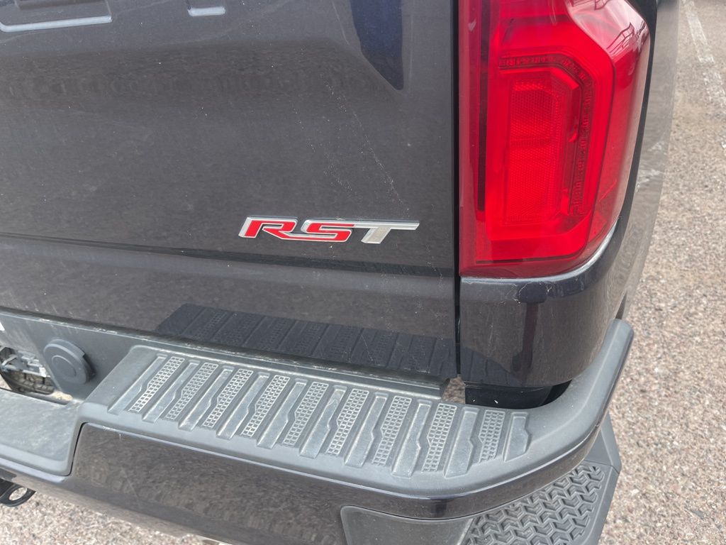 2023 Chevrolet Silverado 1500 RST photo 7