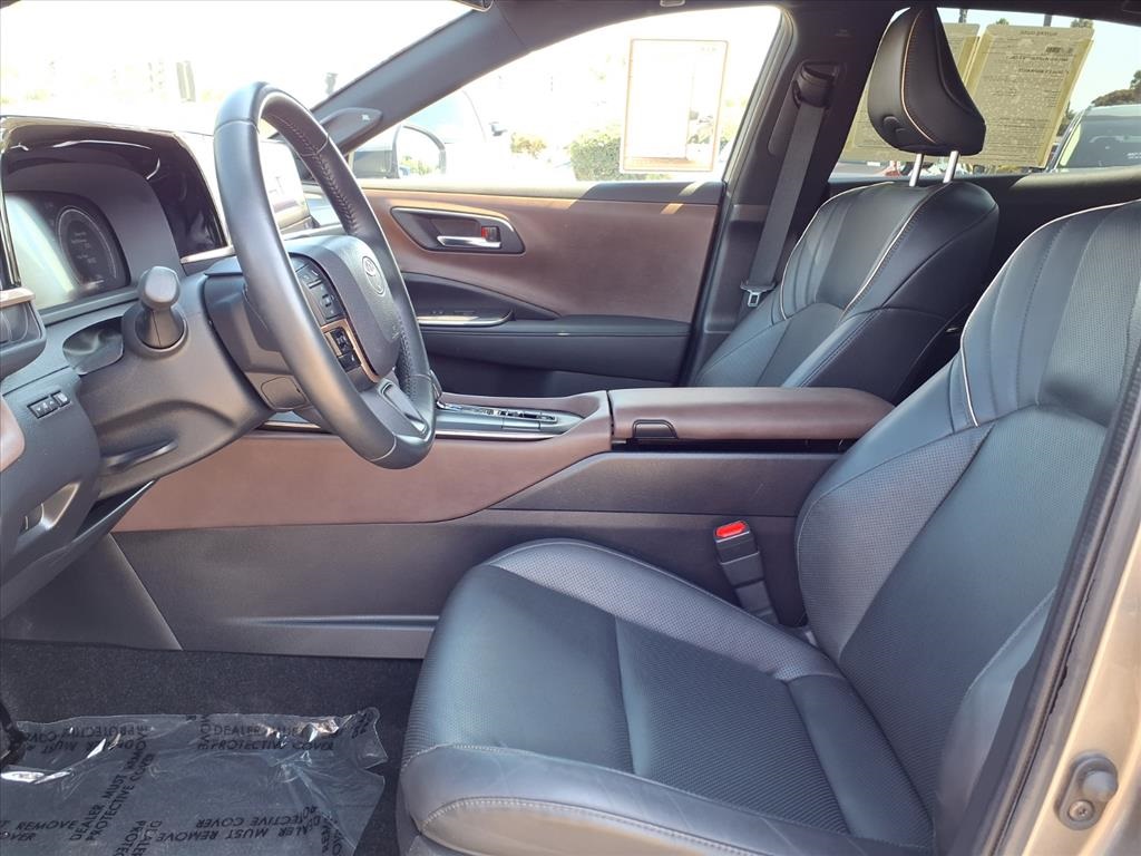2023 Toyota Crown Limited photo 9