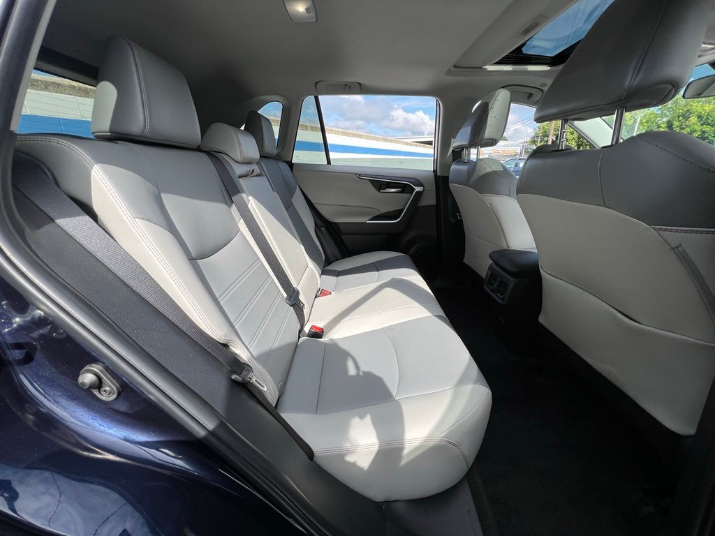 2023 Toyota RAV4 XLE Premium photo 24