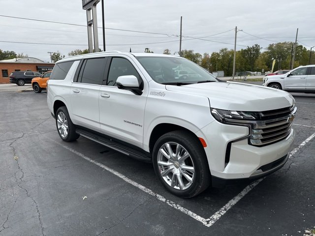 2023 Chevrolet Suburban High Country's photo