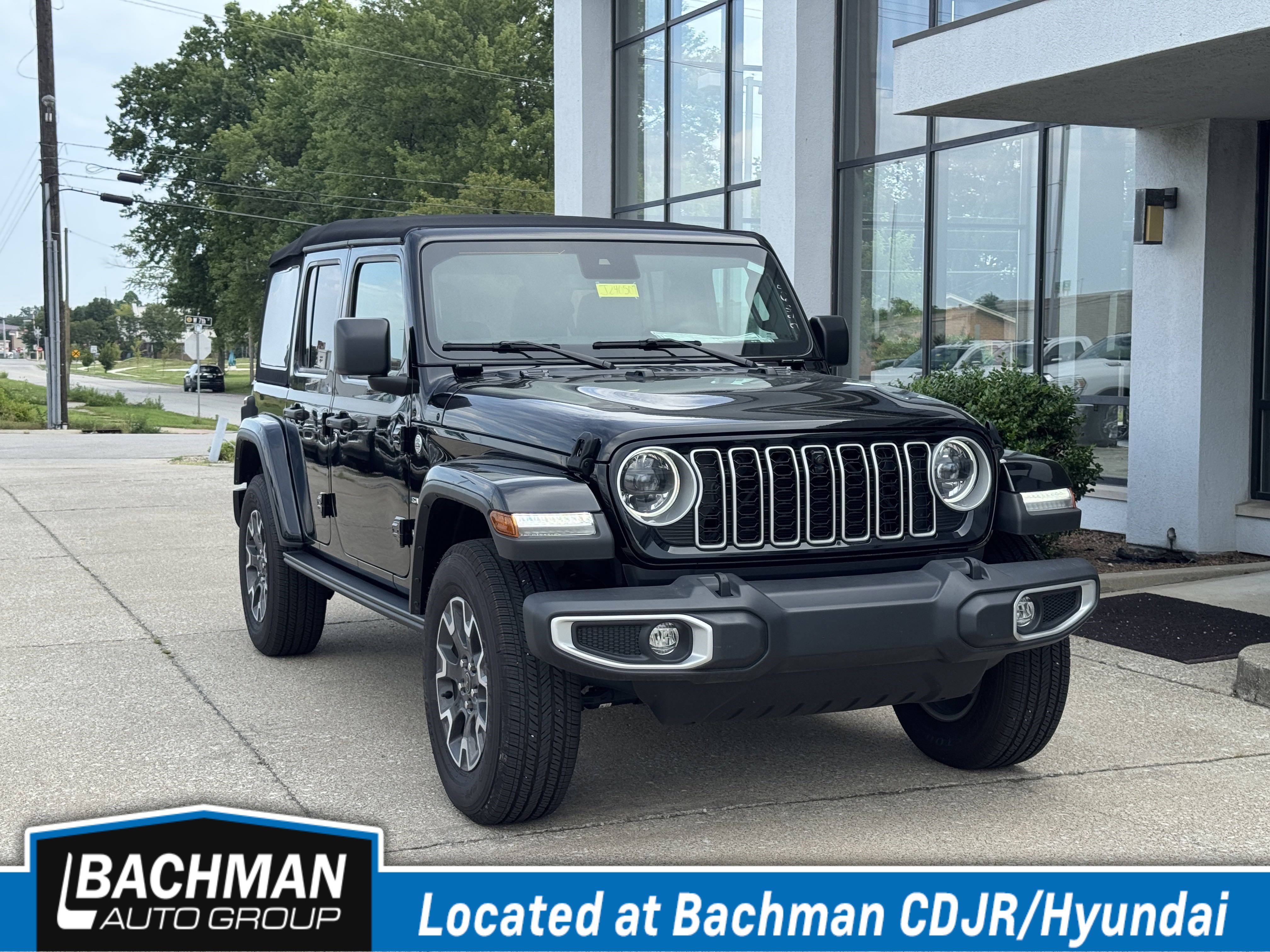 2024 Jeep Wrangler 4-Door Sahara's photo