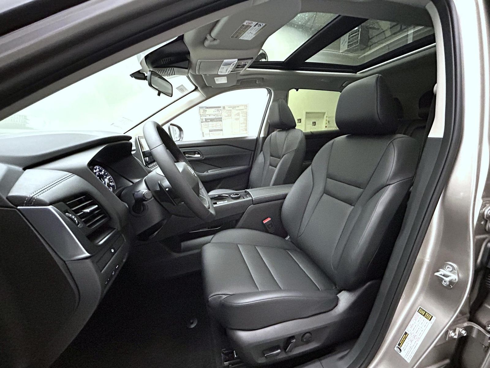 2026 Nissan Rogue SV photo 9