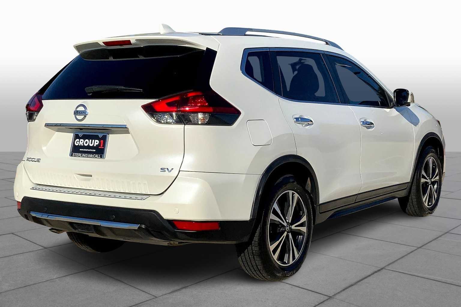 2020 Nissan Rogue SV photo 12