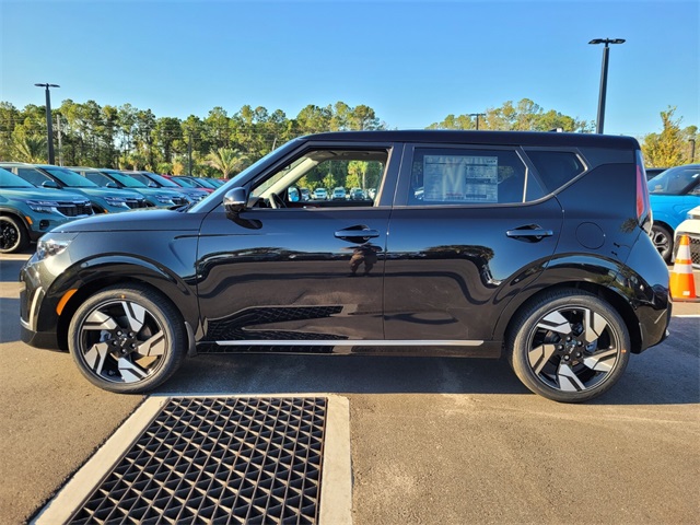 2025 Kia Soul GT-Line photo 2