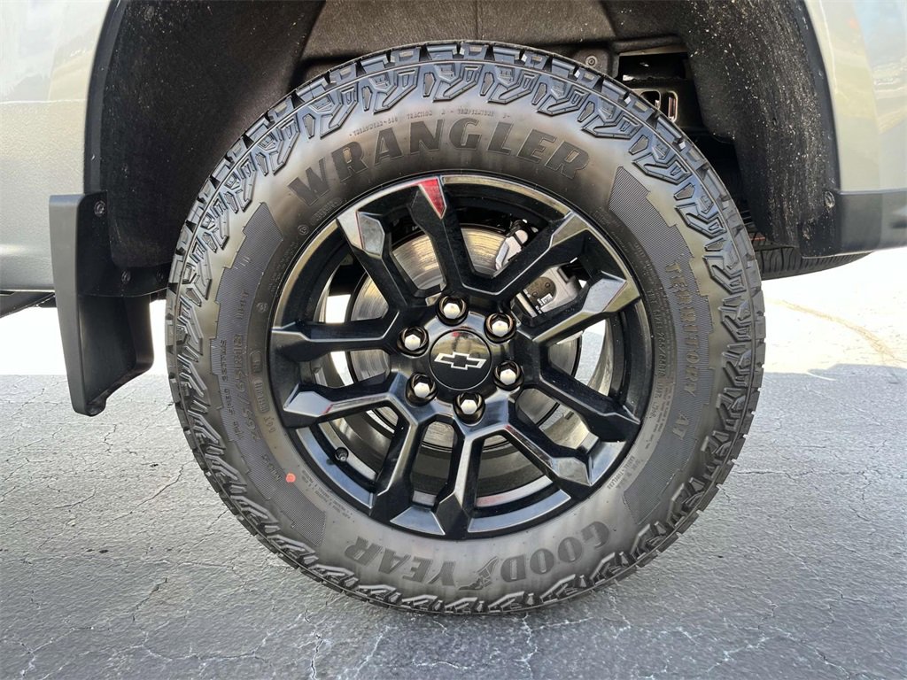 2025 Chevrolet Colorado Z71 photo 9