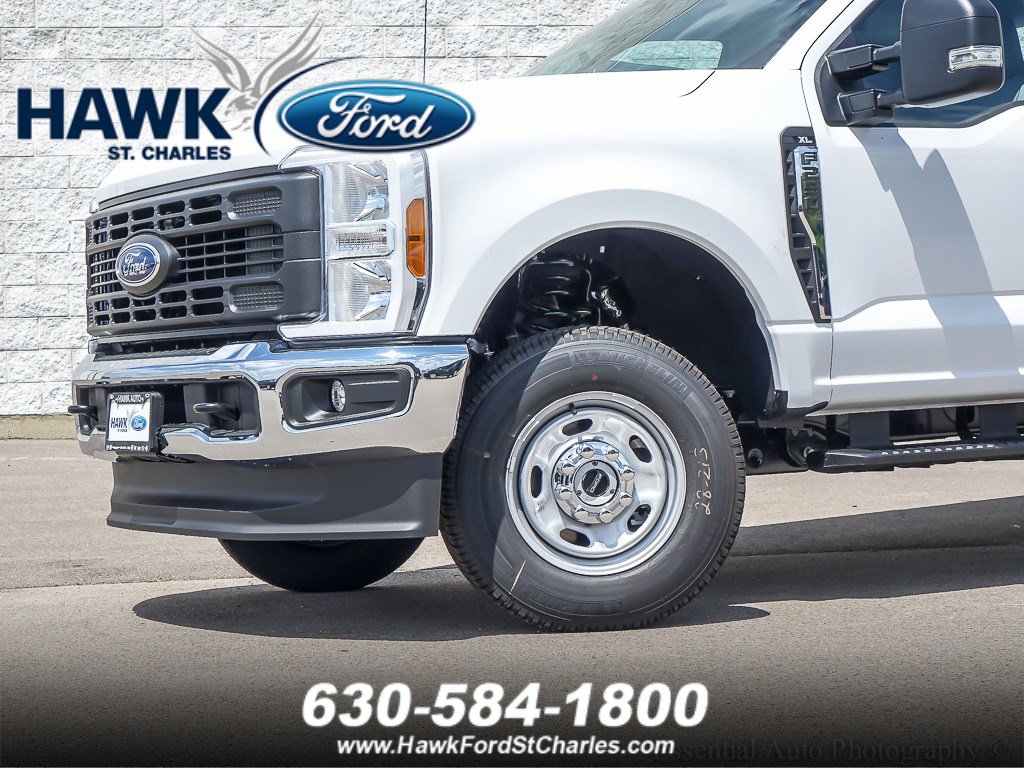 2023 Ford F-350 XL photo 2