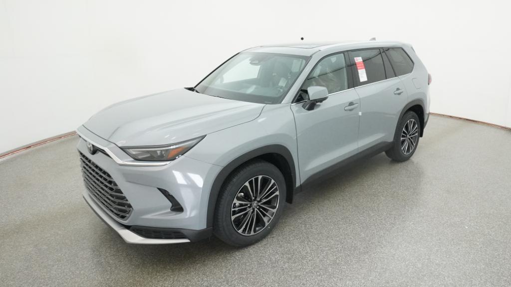 2026 Toyota Grand Highlander Platinum's photo