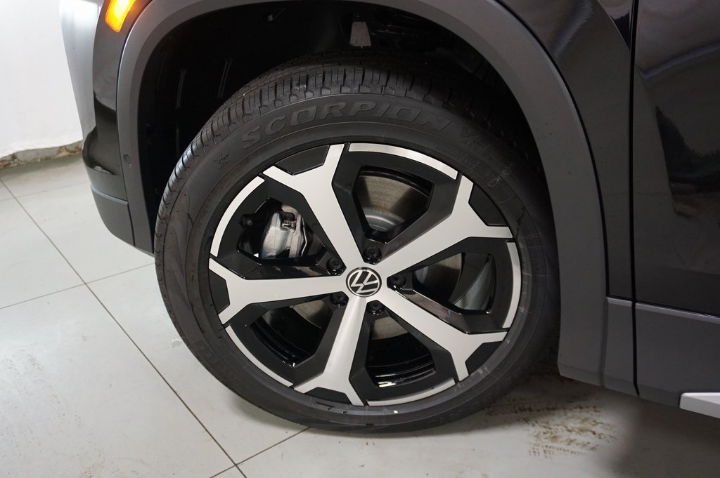 2025 Volkswagen Tiguan SE photo 27